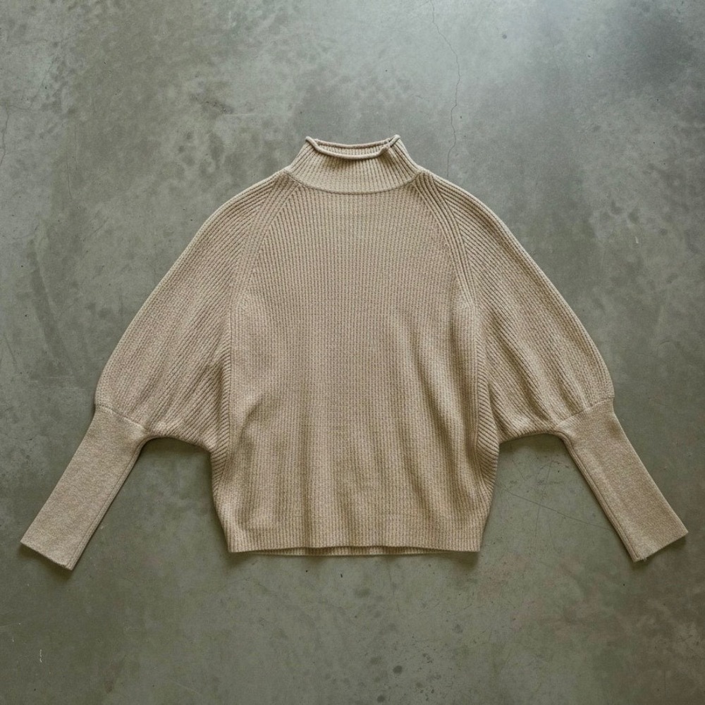 Love Token Mock Neck Sweater Beige Dolman Sleeve size‎ Medium